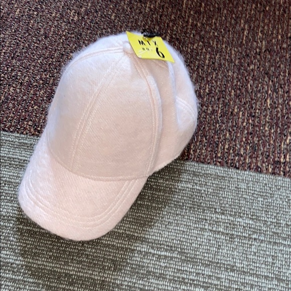 Accessories - NWT Fuzzy baby pink baseball cap